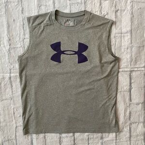 Under armour youth L boys loose fit heat gear sleeveless Crewneck shirt